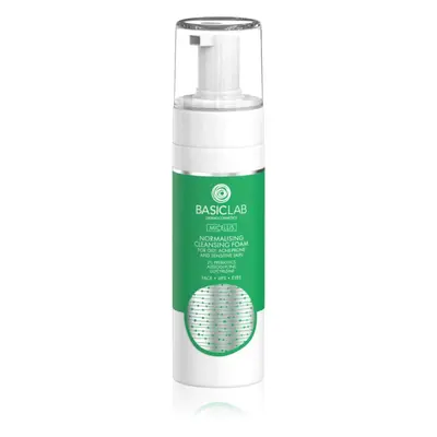 BasicLab Dermocosmetics Micellis mousse detergente delicata per pelli grasse con tendenza all'ac