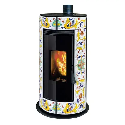 Stufa a pellet ermetica TermoVana Opera 9.0 Ceramic Line Bianca sistema scarico Poujoulat, 8kW